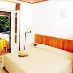 Angela & Hotel 3*