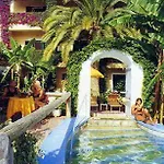 Angela & Hotel