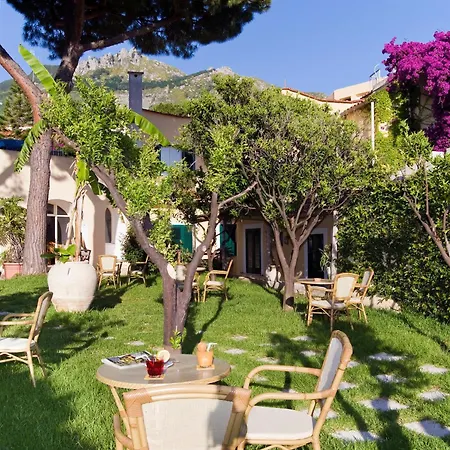 Ξενοδοχείο Angela & 3*